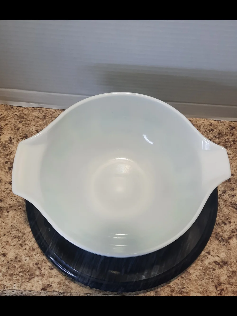 Vintage Pyrex Butterprint 443 Bowl